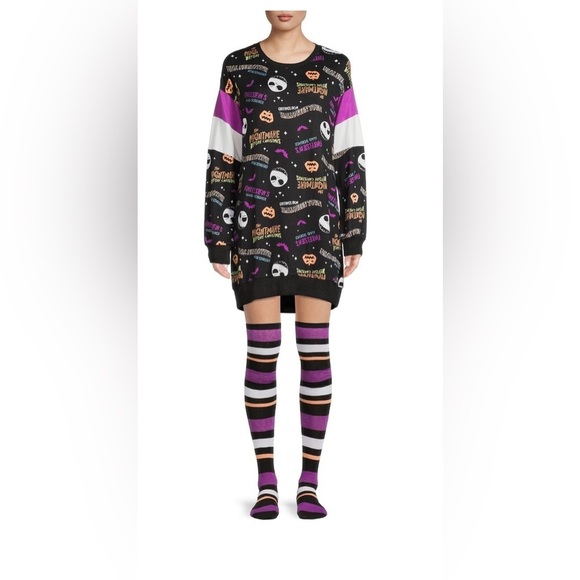 #37 NWT The Nightmare Before Christmas Women’s Sleepshirt with Socks, 2 pieces - Picture 2 of 5